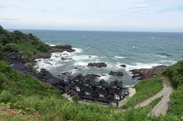 狼煙町黒いやね